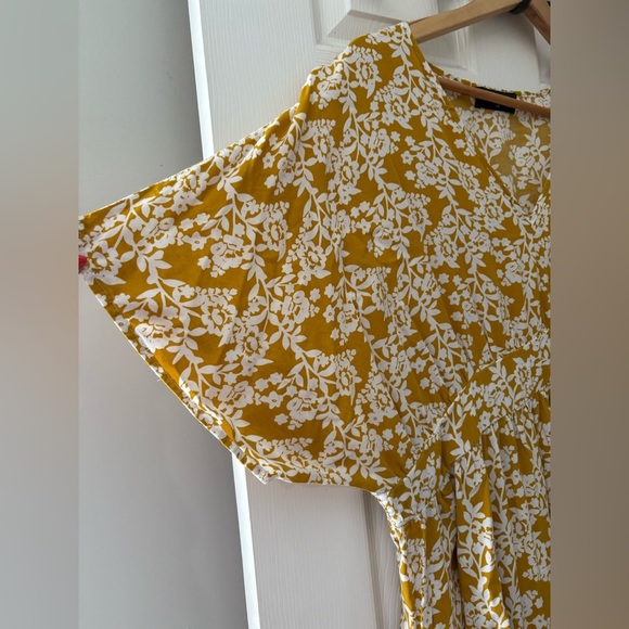 Rebdolls plus size 1X floral side slit maxi dress yellow short sleeve - Picture 3 of 13